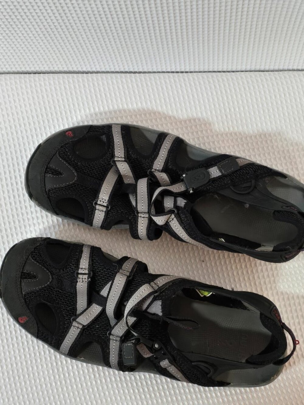 Ahnu Sport Hiking Sandals Womens 10.5 Black Gray Closed Toe Water Trail Shoes